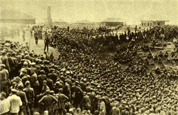 Masses of Red Army prisoners at Smolensk